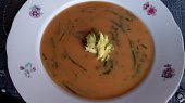 Bramborová / batátová polévka s medvědím česnekem