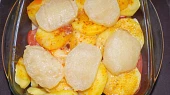 Brambory zapečené s tymiánem a tvarůžky