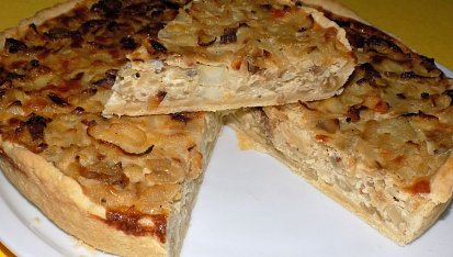 Cibulový koláč s ovčím sýrem