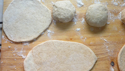 Indické placky naan z pánve (bez droždí)
