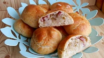 Křupavé bandůry plněné zelím a uzeným masem
