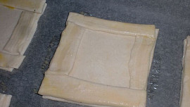 Listové čtverečky s banánovo - čokoládovou náplní