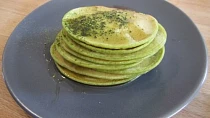Lívance s čajem matcha