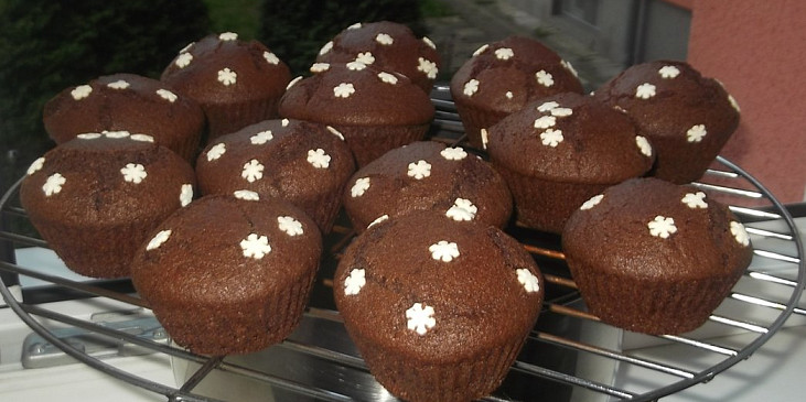 Muffiny s rumovou pralinkou