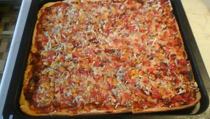 Pizza se šunkou a kukuřicí