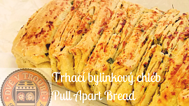 Trhací chlebík (Pull Apart Bread)