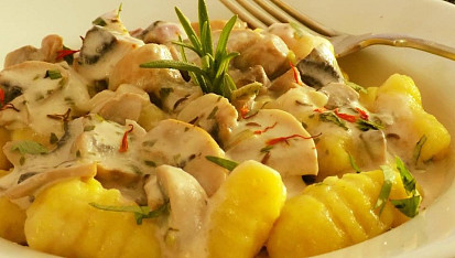 Bramborové noky se žampionovou omáčkou z mascarpone
