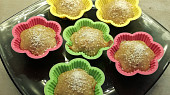 Celozrnné muffiny s medovou polevou