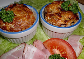 Cibulkové muffiny s anglickou slaninou