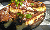 Kokosový cheesecake s brusinkami a čokoládou