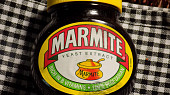 Králičí předek pečený s Marmite