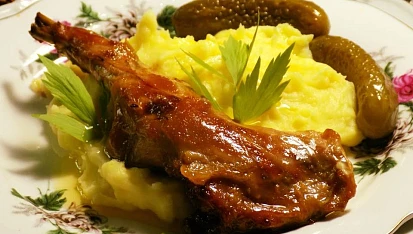 Králičí předek pečený s Marmite