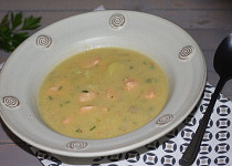 Bramborová polévka s lososem