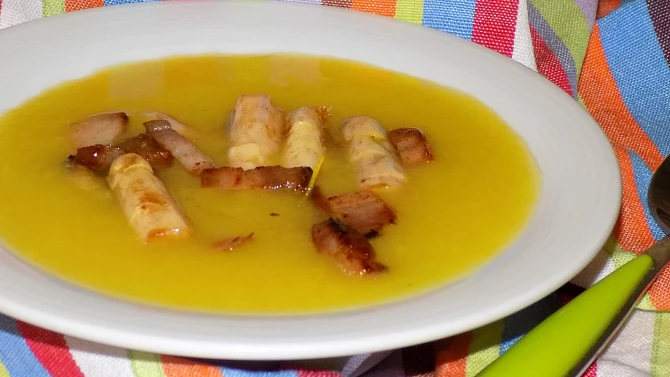 Bramborovo-chřestová polévka