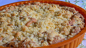 Bublanina s třešněmi a drobenkou