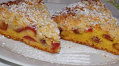 Bublanina s třešněmi a drobenkou