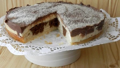 Dvoubarevná buchta s pudinkovo-tvarohovým krémem