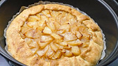 Jablkový koláč pečený v remosce