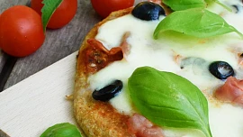 Jednoduchá celozrnná pizza s kvasem