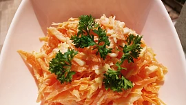 Lehký salát coleslaw bez zelí