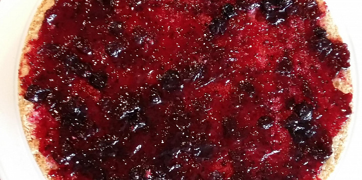 natřený korpus marmeládou