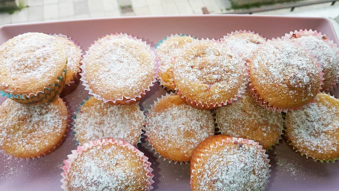 Rybízové muffiny ze zakysané smetany