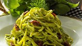 Tagliatelle s koprovým pestem