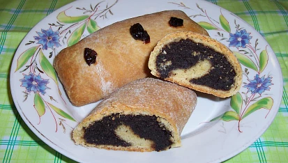 Tvarohový závin z olejového těsta, tentokrát i s mákem