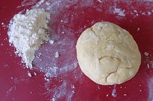 + 50 g múky (32 g v ceste, 18 g vedľa)