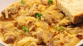 Vepřová plec v cibulovo-celerovém zelí