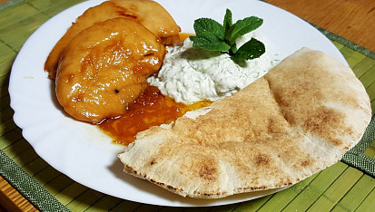 Kuřecí prsa na medu, s tzatziki omáčkou, Kuřecí na medu