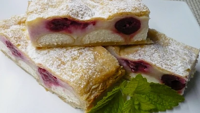Pudinkové řezy s ovocem