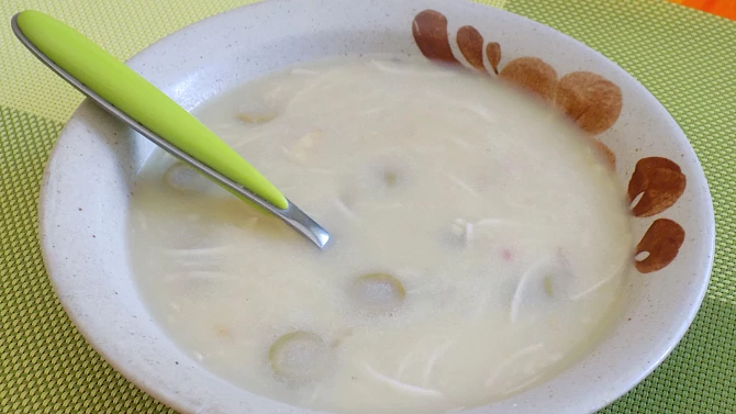 Bramborová polévka s olivami