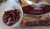 Brněnská pikantní polévka samotáře Rermora, vlevo - zbytek uzeného masa. Vpravo knedlíčky (kupované-bohužel)