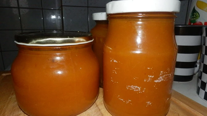 Broskvová marmeláda