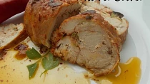 Gyros z Řecka a tzatziky (čte se jiros)
