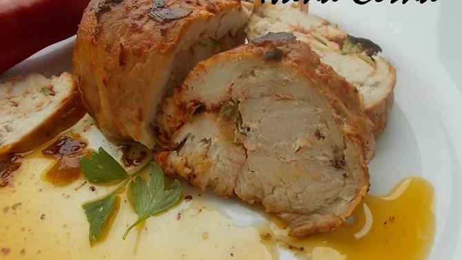 Gyros z Řecka a tzatziky (čte se jiros)