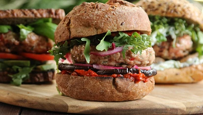 Krůtí burgery z grilu