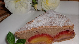 Netradiční švestkový koláč z Bebe sušenek