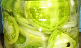 Salát ze zelených rajčat