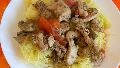 Špagetová dýně s kuřecím masem