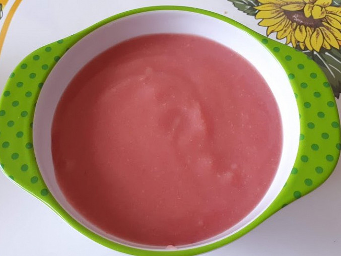 Krémová květáková polévka s červenou řepou - pro nejmenší