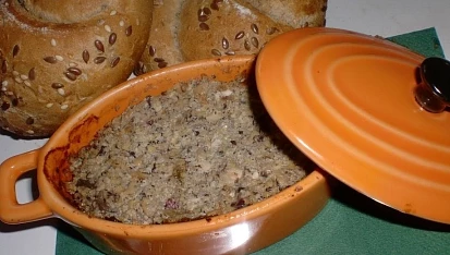 Paštika z uzeného tofu a krémových žampiónů
