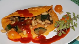 Rajčatová omeletka s cuketou