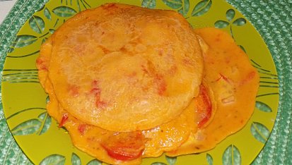 Rajčatová omeletka s cuketou