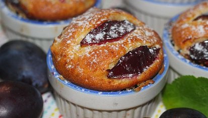 Rumové muffiny se švestkami