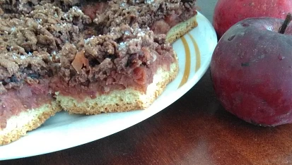 Tříbarevný hrnečkový koláč s jablky