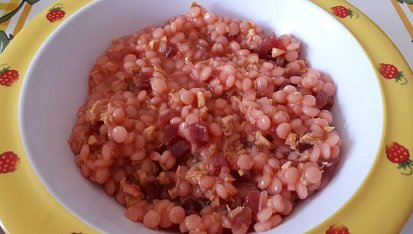 Králičí tarhoňoto s červenou řepou - pro nejmenší