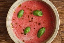 Melounovo-rajčatová RAW polévka