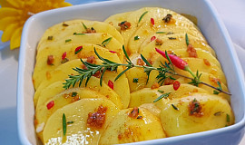 Pečené marinované brambory s bylinkami